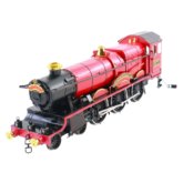 Zusammengebauter Hogwarts Express farbig