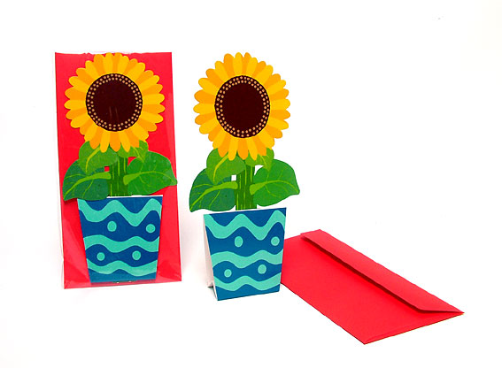 3D Blumenkarte Sonnenblume gefaltet und in der Verpackung