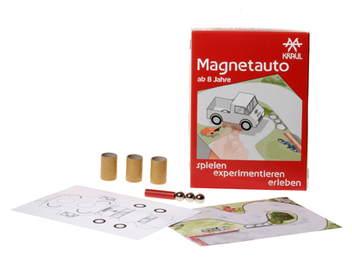 Magnetauto, Schachtel und deren Inhalt