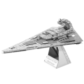 Zusammengebauter Imperial Star Fighter